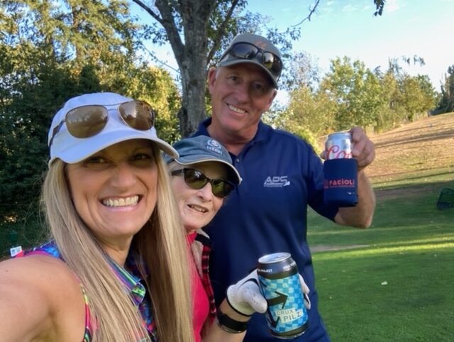 Drinks with friends after a round